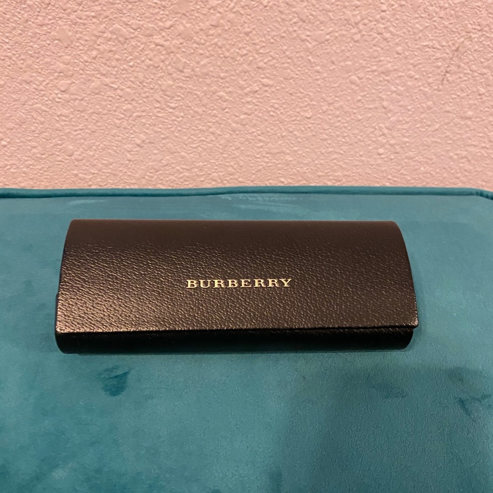 Burberry Sunglass case